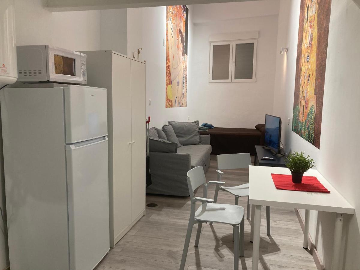 Golondrinas De Malaga "Apartamentos Con Mucho Arte" Y Terraza Solarium En Coliving Exterior foto